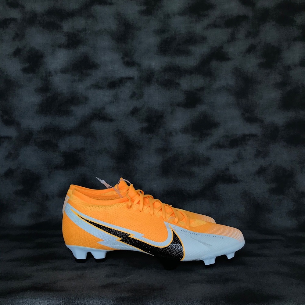 Nike Mercurial Vapor 13 Pro FG Soccer Cleats